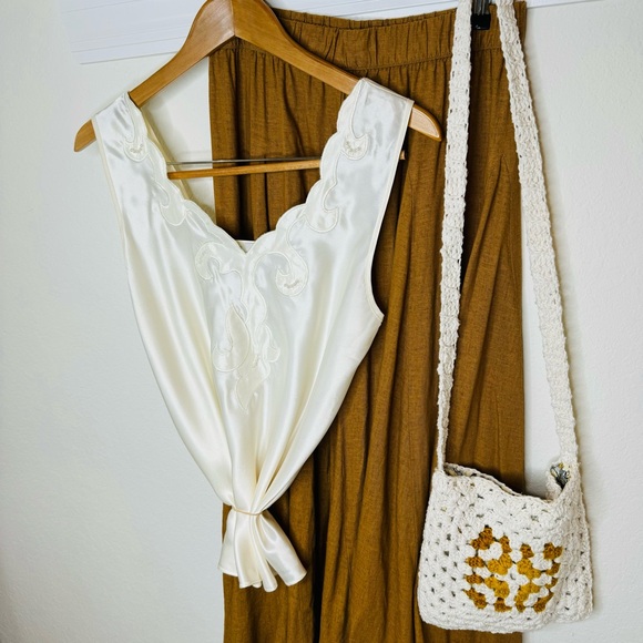 Romantic Summer Satin Camisole with pearls Cabernet Ivory Size Large - Picture 2 of 10